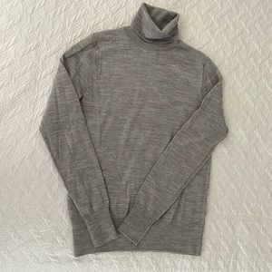 J Crew grey women’s turtleneck sweater